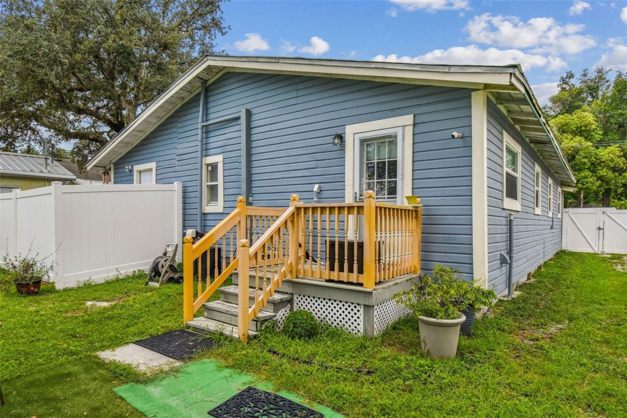 8413 N Hamner Avenue, Tampa, FL 33604 Photo