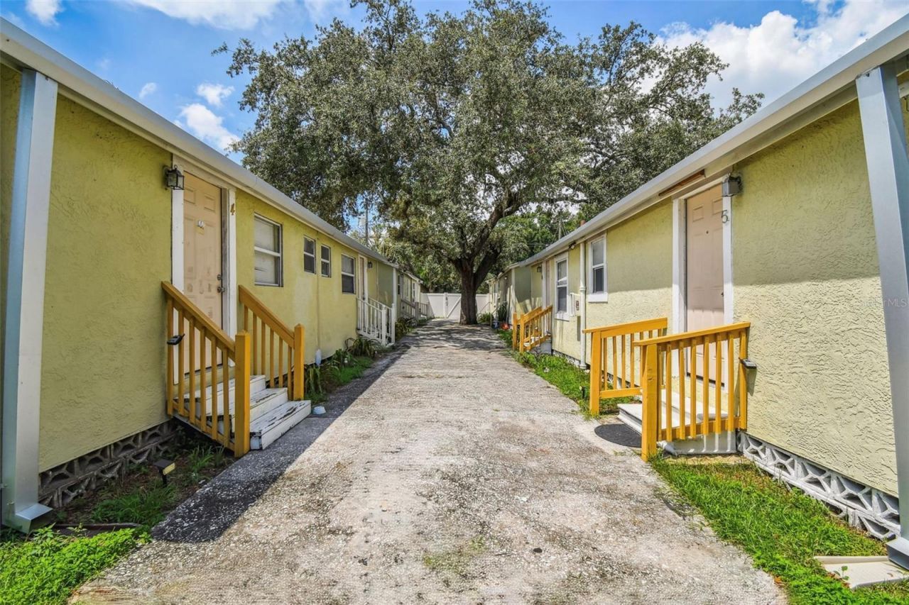 8413 N Hamner Avenue, Tampa, FL 33604 Photo