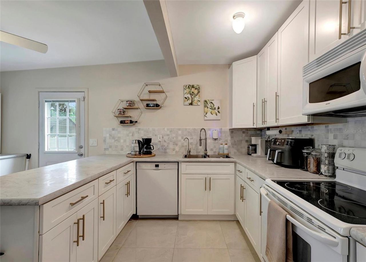 8413 N Hamner Avenue, Tampa, FL 33604 Photo