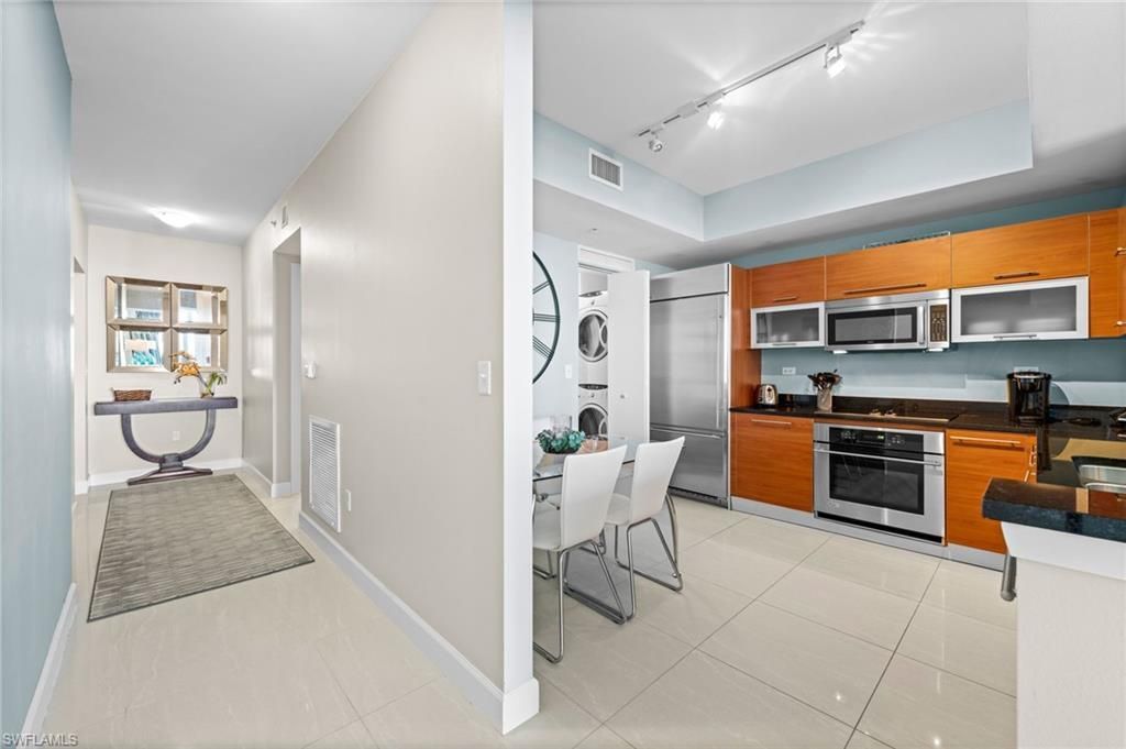 3000 Oasis Grand Blvd, Unit 2402, Fort Myers, FL 33916 Photo