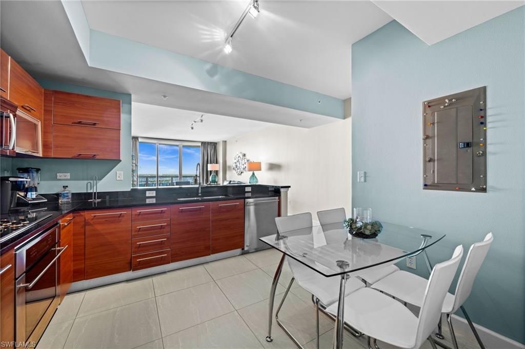 3000 Oasis Grand Blvd, Unit 2402, Fort Myers, FL 33916 Photo