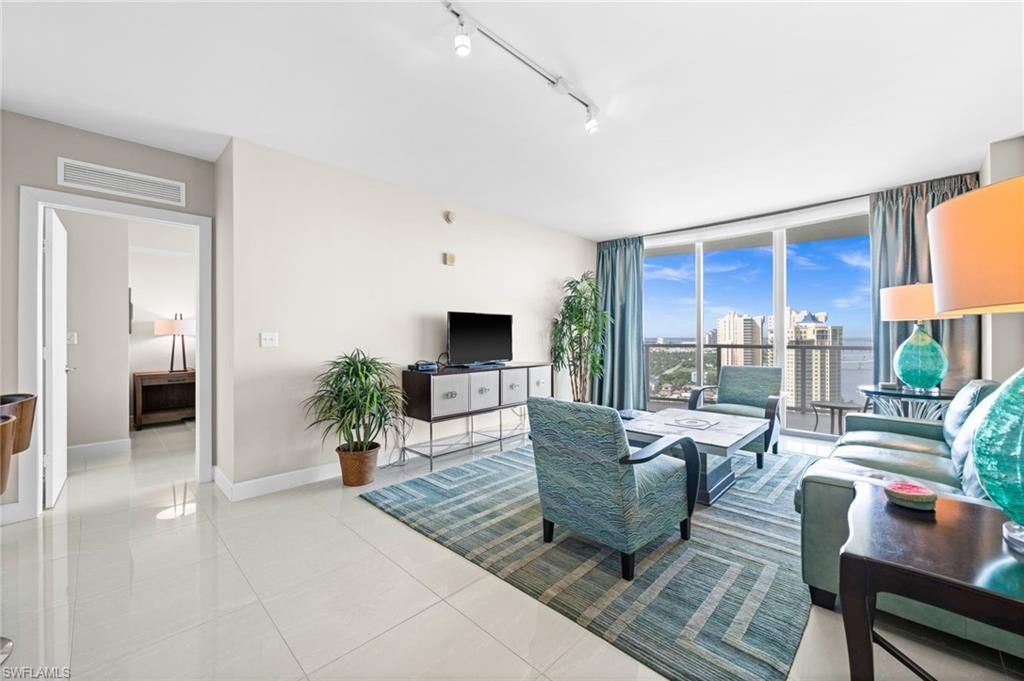 3000 Oasis Grand Blvd, Unit 2402, Fort Myers, FL 33916 Photo