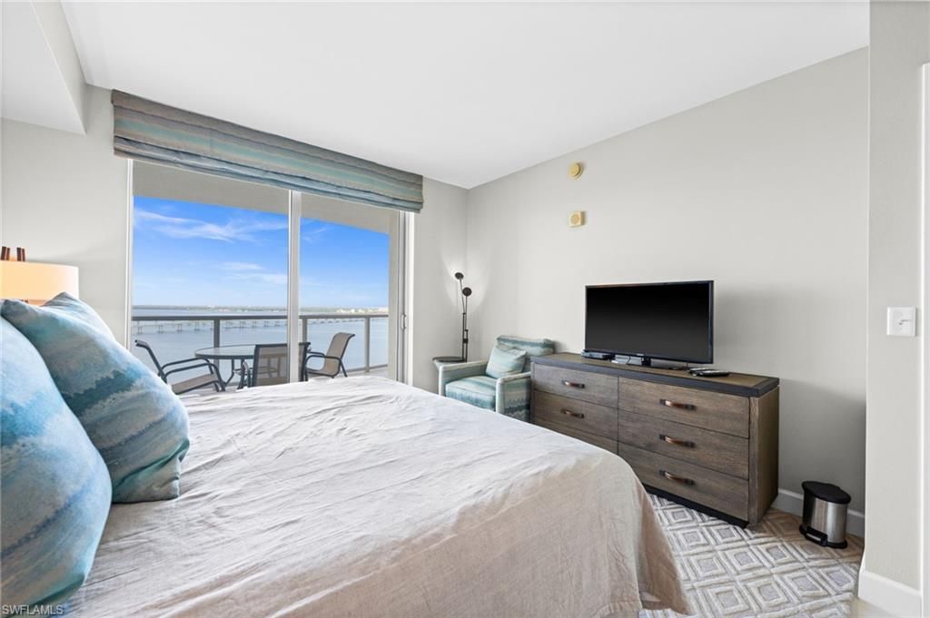 3000 Oasis Grand Blvd, Unit 2402, Fort Myers, FL 33916 Photo