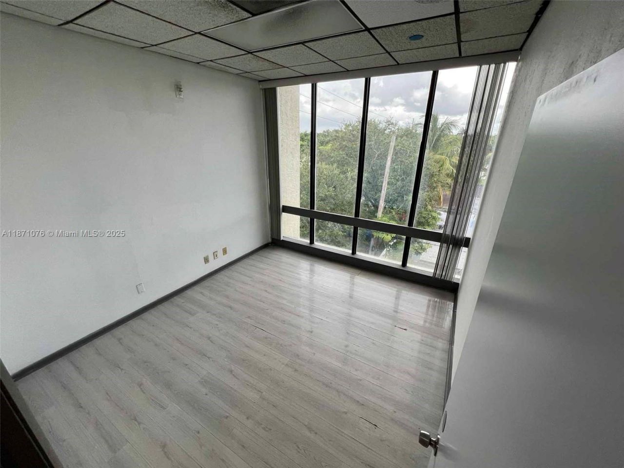 5555 Hollywood Blvd, Unit 301, Hollywood, FL 33021 Photo