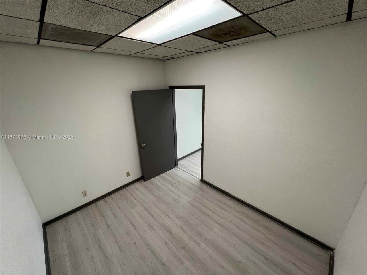 5555 Hollywood Blvd, Unit 301, Hollywood, FL 33021 Photo