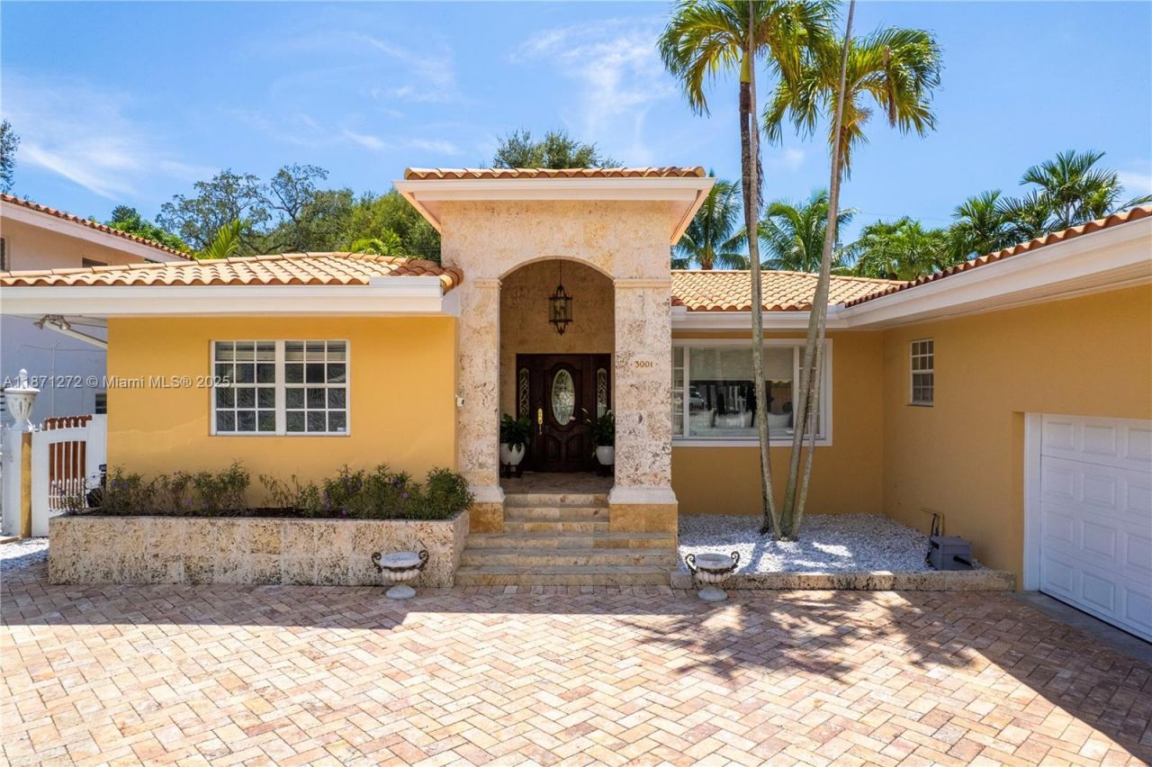3001 S Miami Ave, Miami, FL 33129 Photo