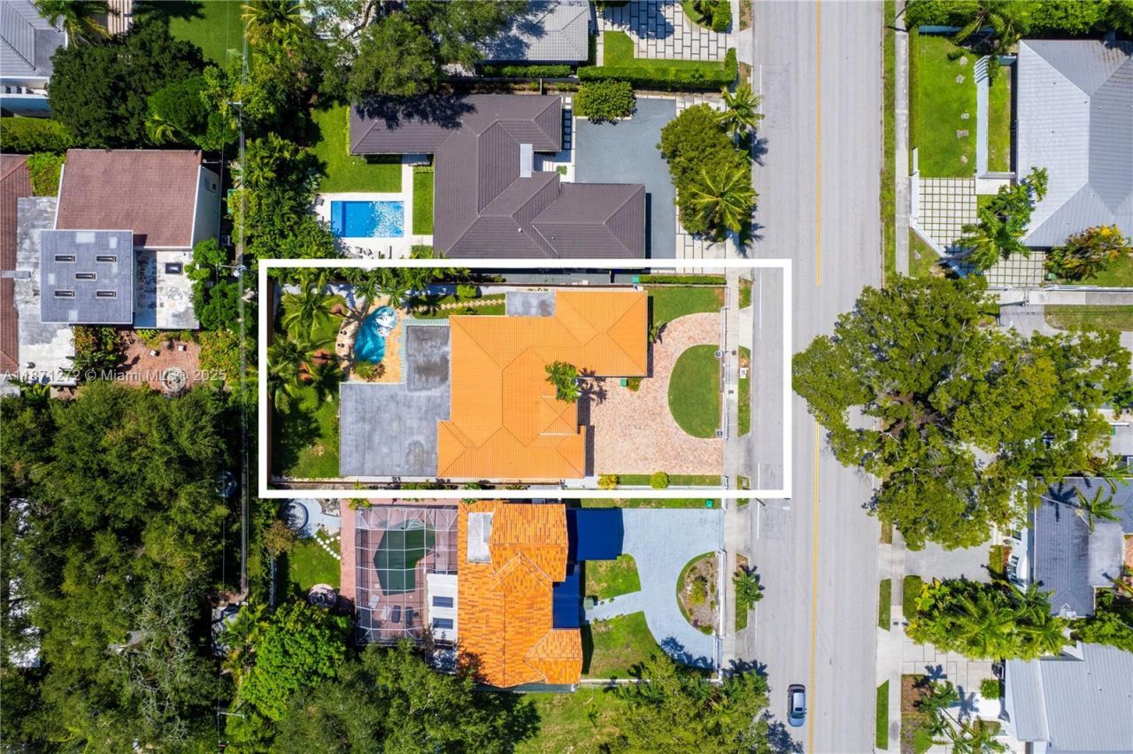 3001 S Miami Ave, Miami, FL 33129 Photo