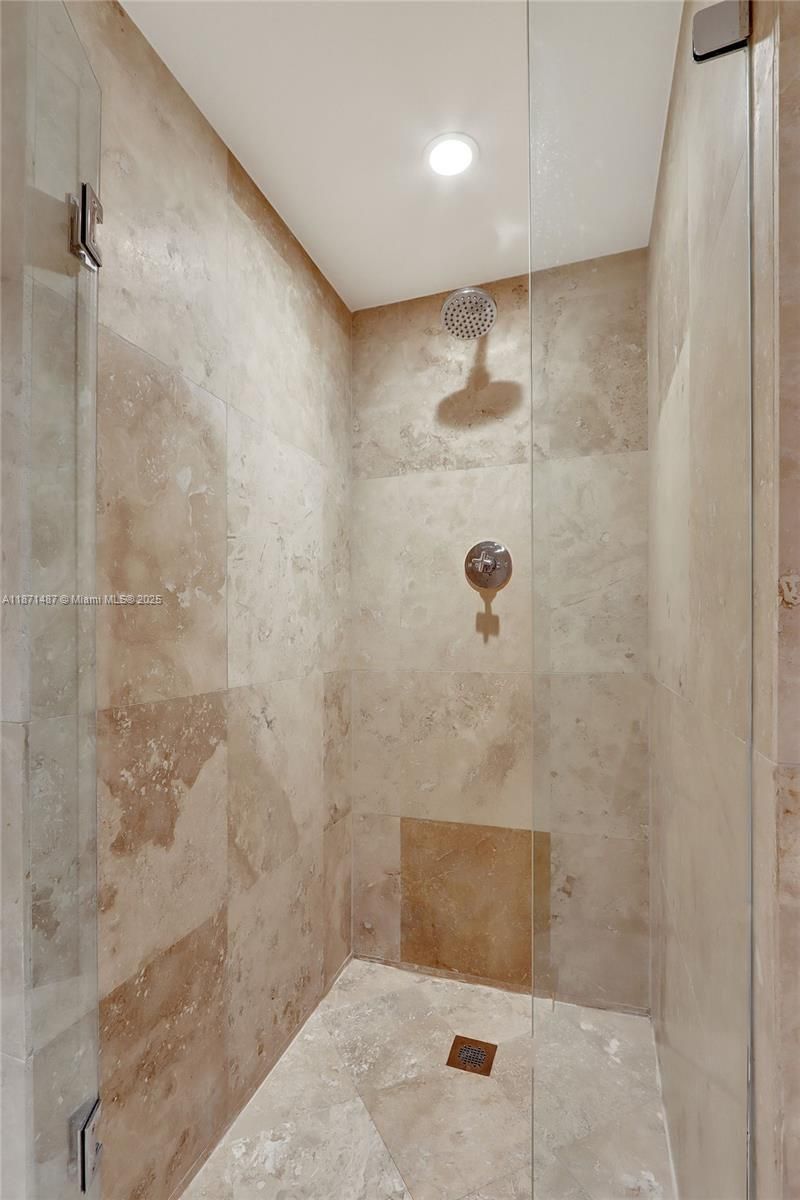 102 24th St, Unit 1213, Miami Beach, FL 33139 Photo