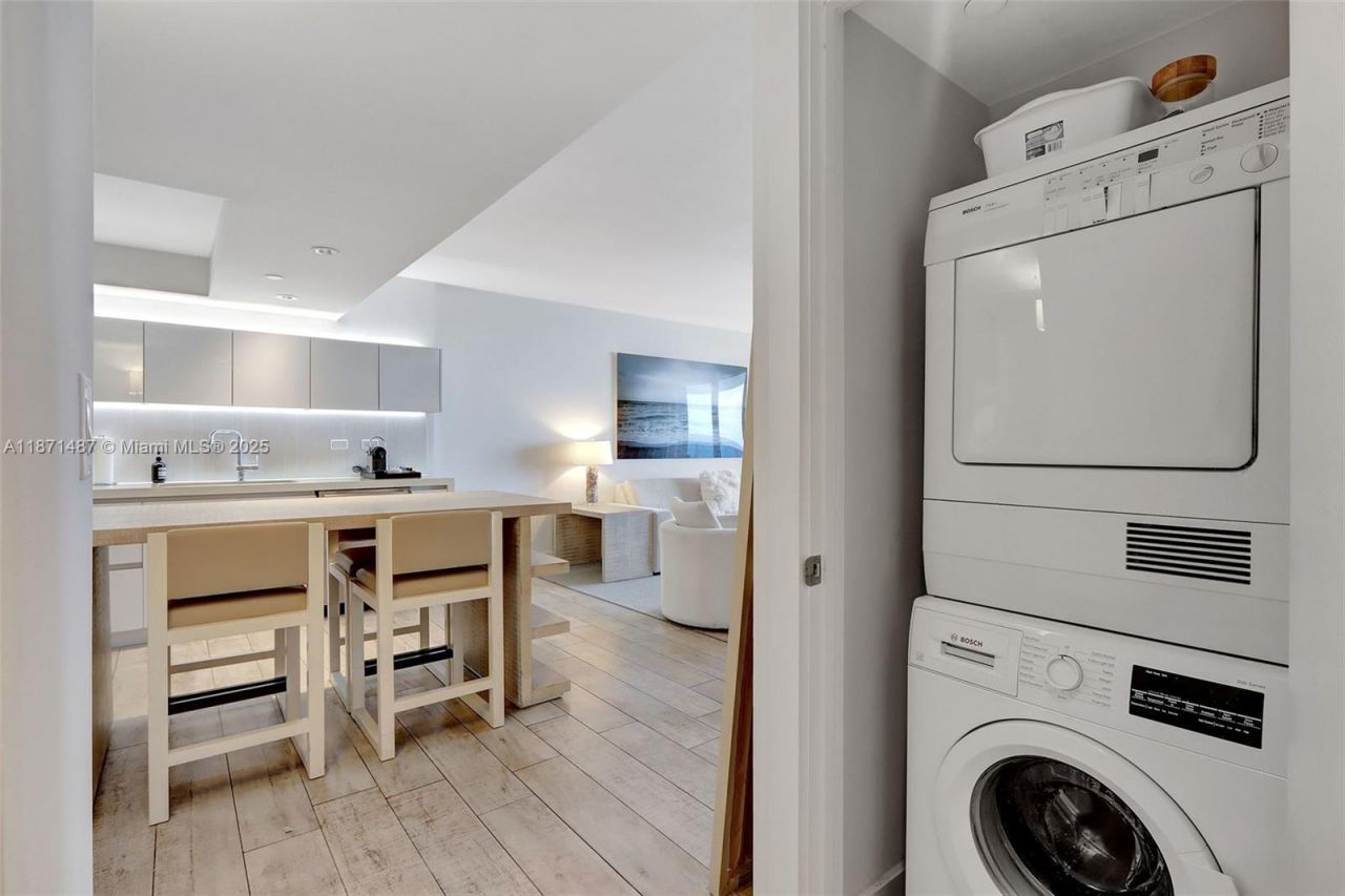 102 24th St, Unit 1213, Miami Beach, FL 33139 Photo