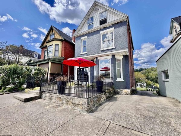 209 Fairmont, Fairmont, WV 26554