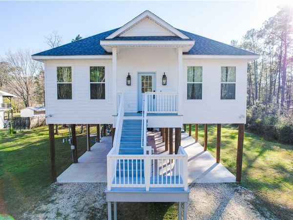 27082 LUCILLE Drive, Lacombe, LA 70445