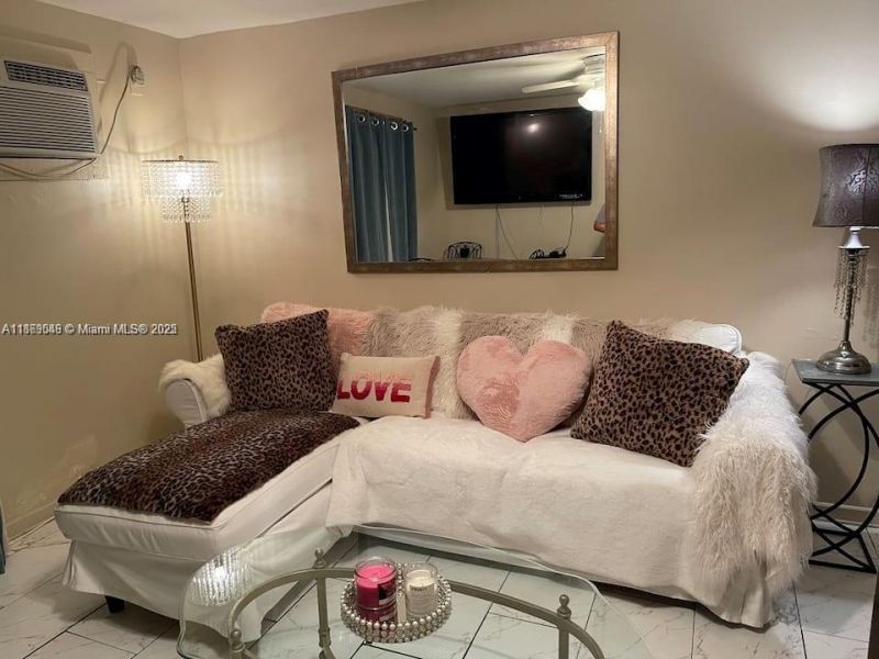 2411 Hayes St, Hollywood, FL 33020 Photo