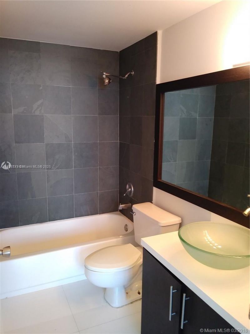 770 Claughton Island Dr, Unit PH-29, Miami, FL 33131 Photo