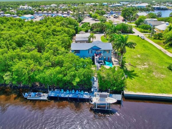 936 Panther Creek LN, Unit 1, EVERGLADES CITY, FL 34139