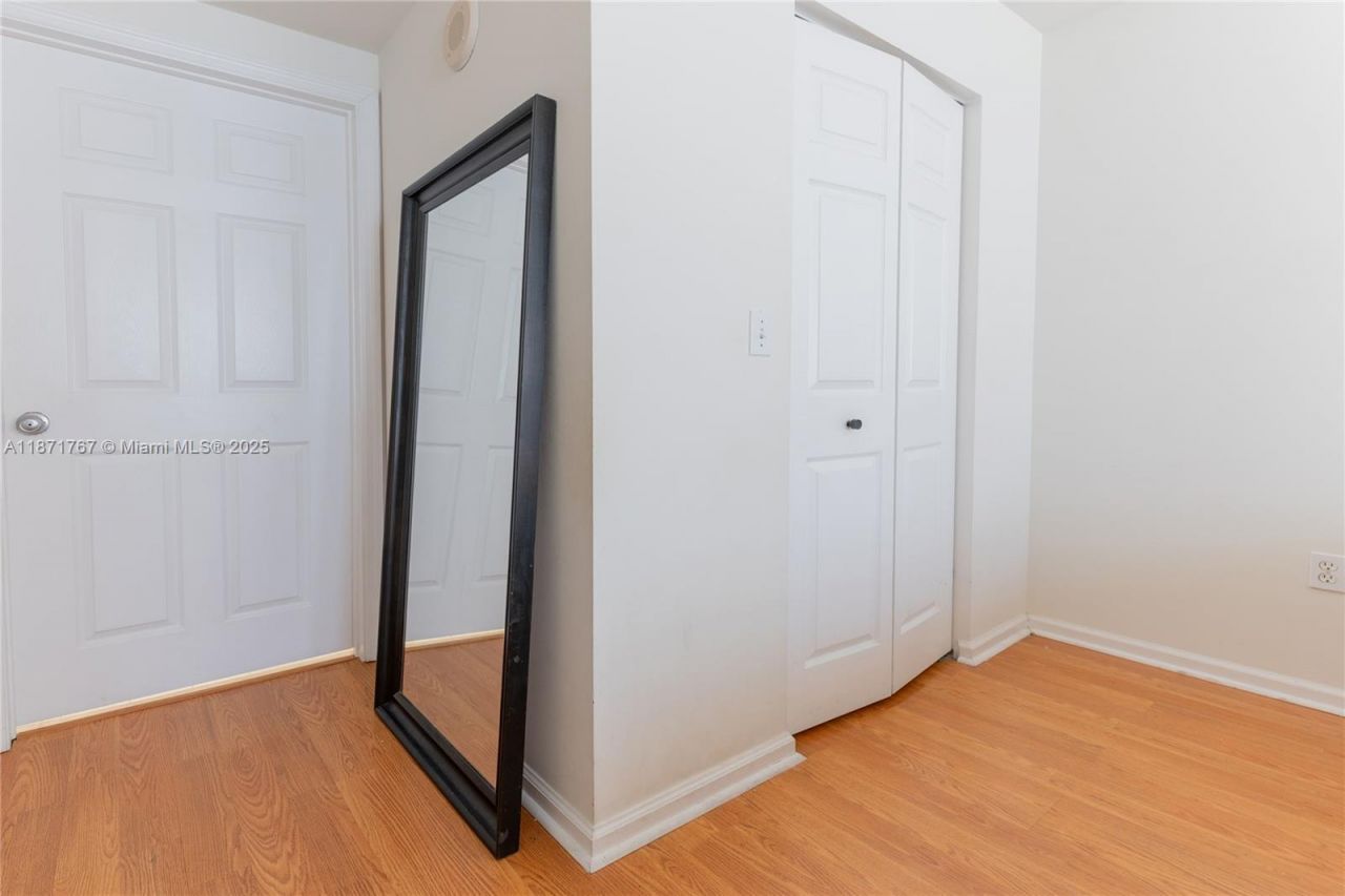 17100 N Bay Rd, Unit PH1912, Sunny Isles Beach, FL 33160 Photo