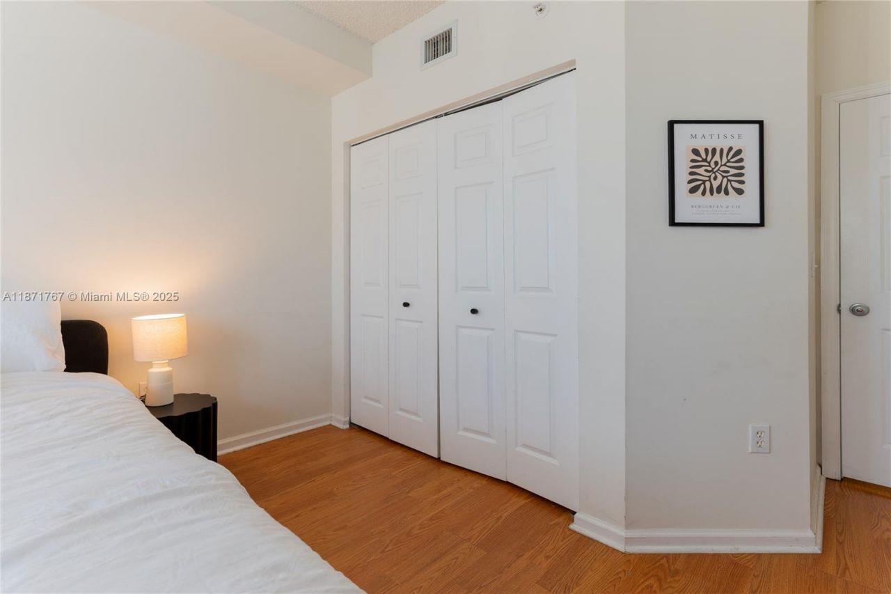 17100 N Bay Rd, Unit PH1912, Sunny Isles Beach, FL 33160 Photo