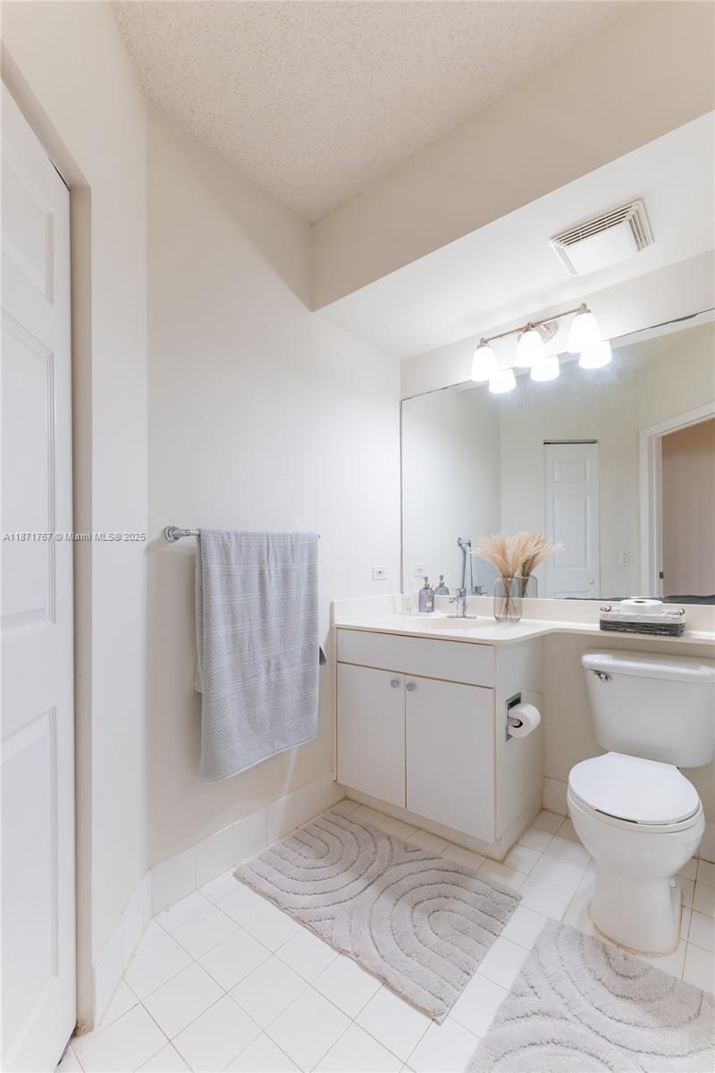 17100 N Bay Rd, Unit PH1912, Sunny Isles Beach, FL 33160 Photo