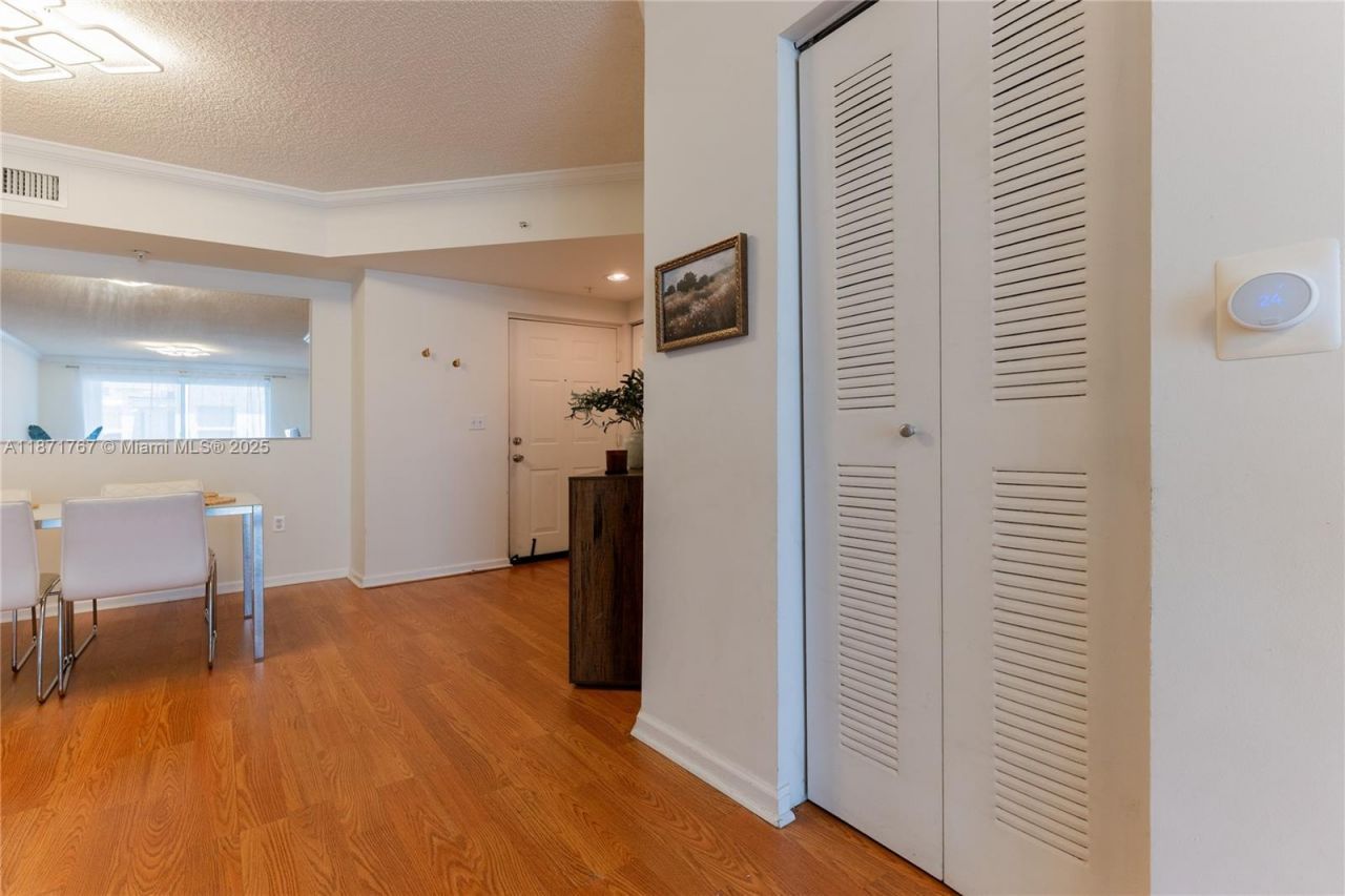 17100 N Bay Rd, Unit PH1912, Sunny Isles Beach, FL 33160 Photo