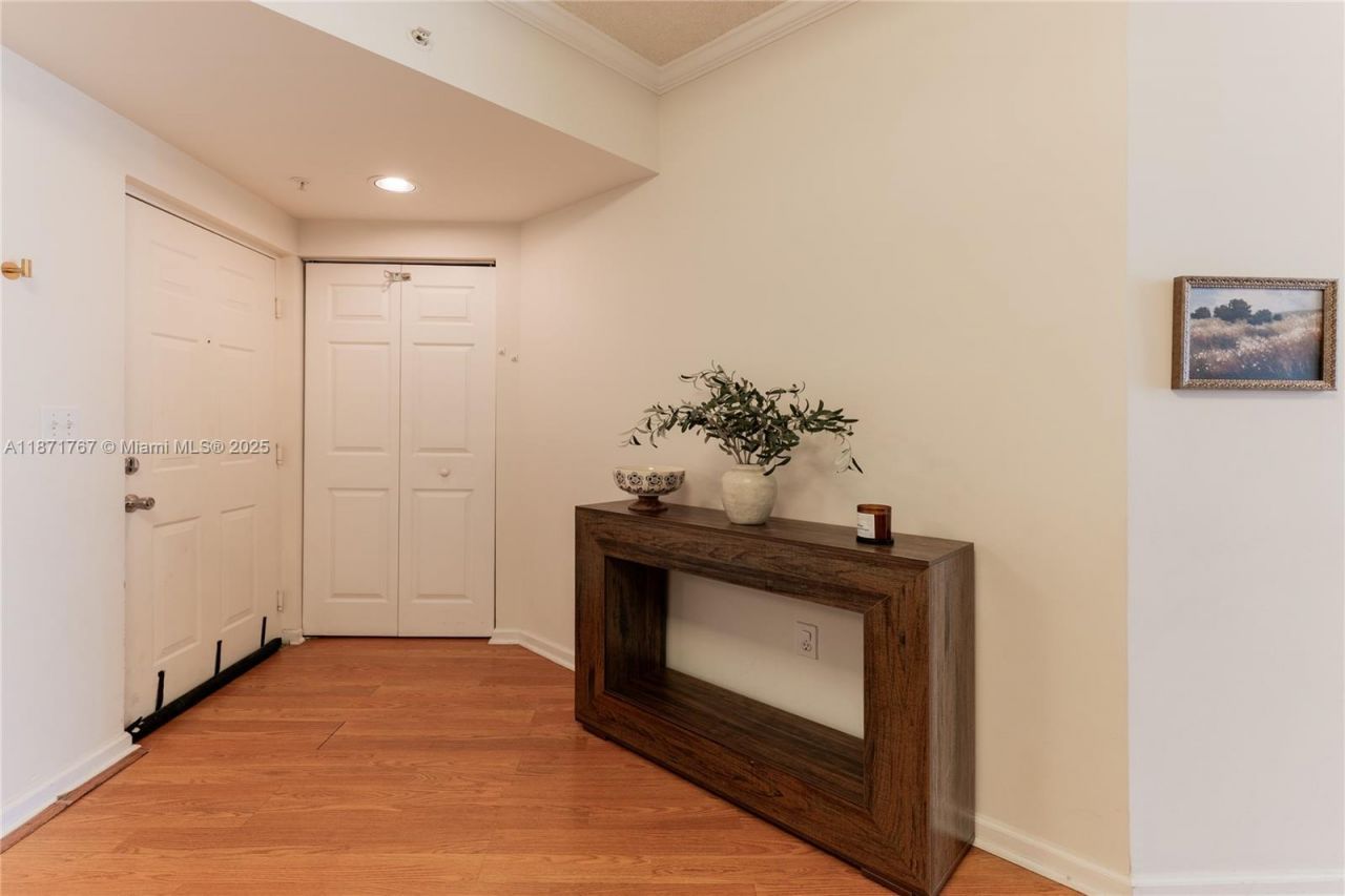 17100 N Bay Rd, Unit PH1912, Sunny Isles Beach, FL 33160 Photo