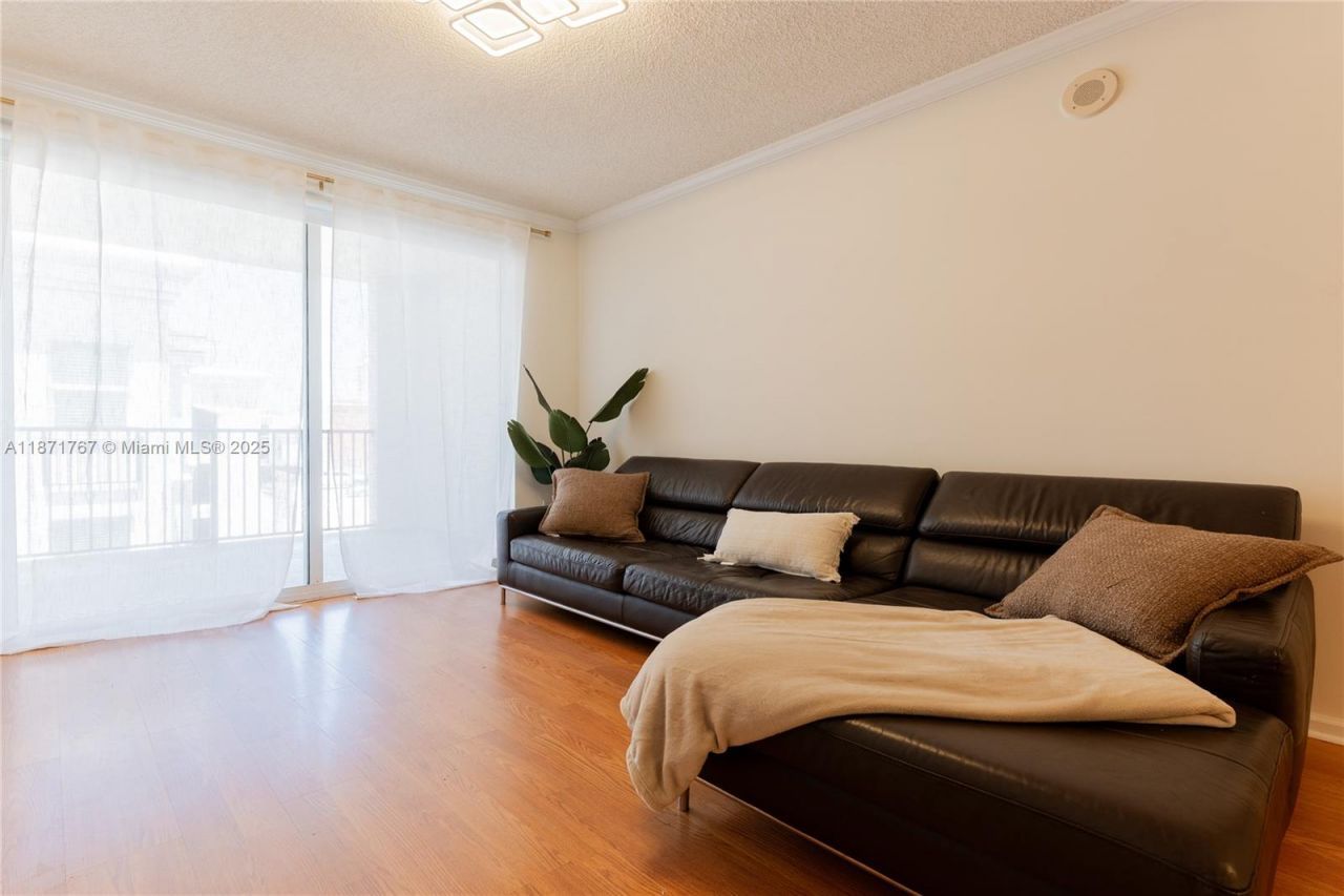 17100 N Bay Rd, Unit PH1912, Sunny Isles Beach, FL 33160 Photo