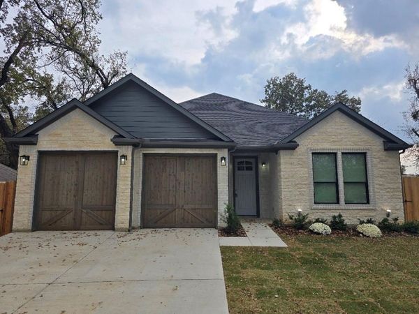 5812 Oakdale Drive, Fort Worth, TX 76119