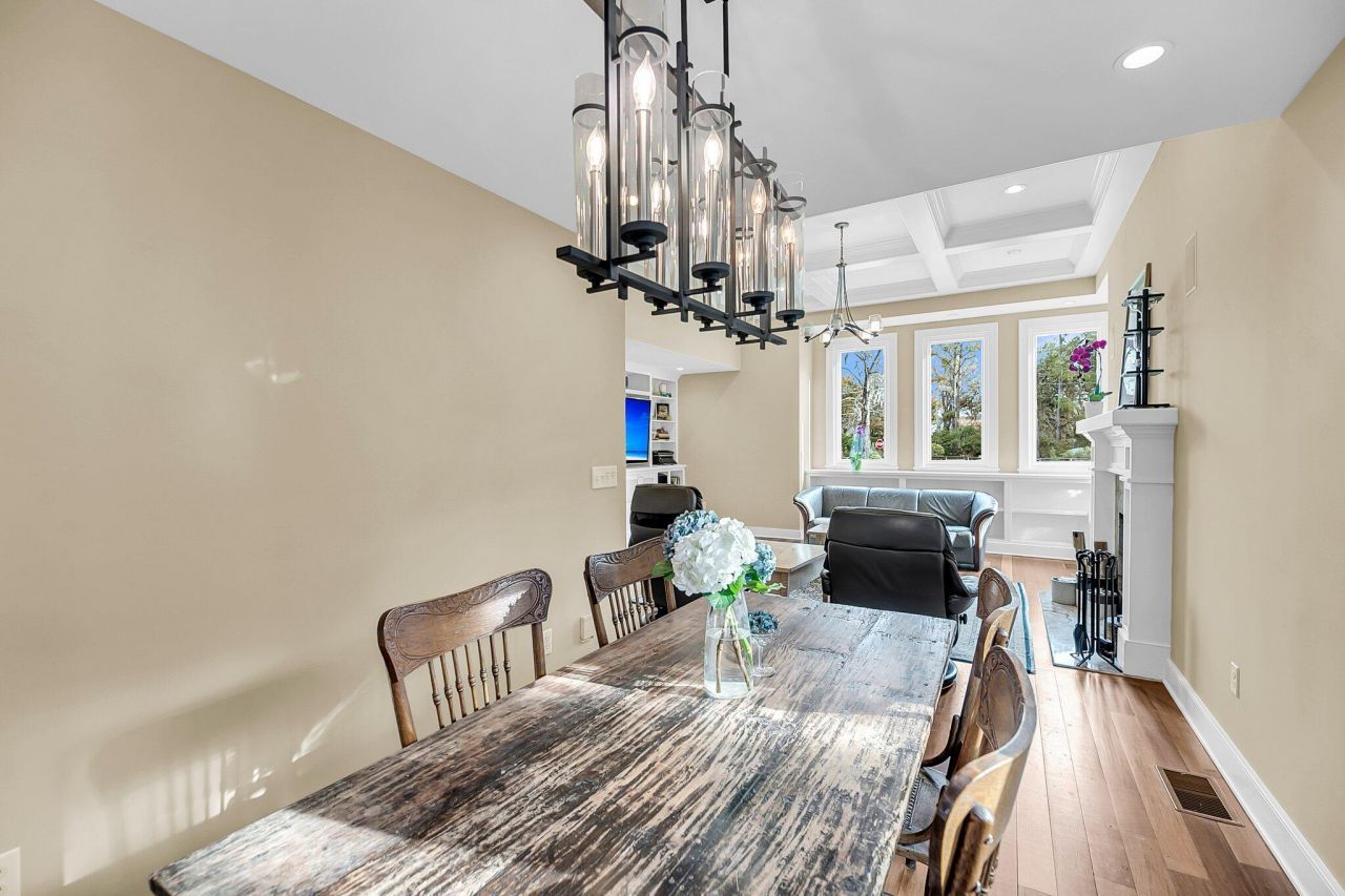 2224 Shoreline Drive Photo 11