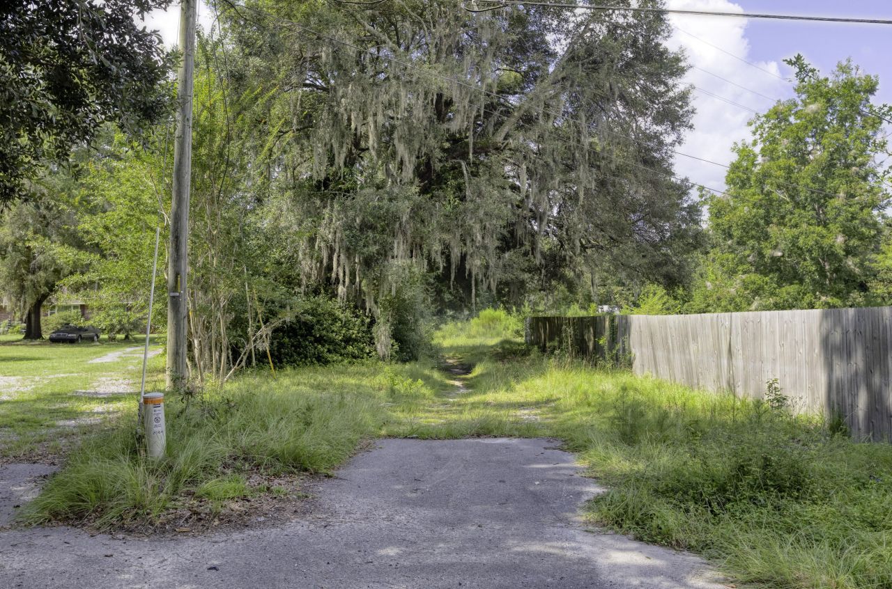 2064 River Road Photo 6