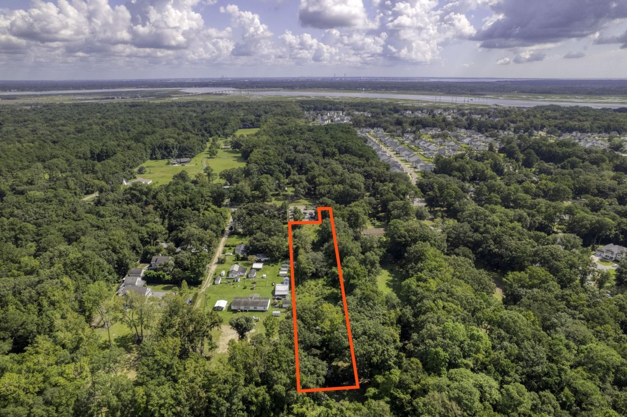 2064 River Road Photo 9