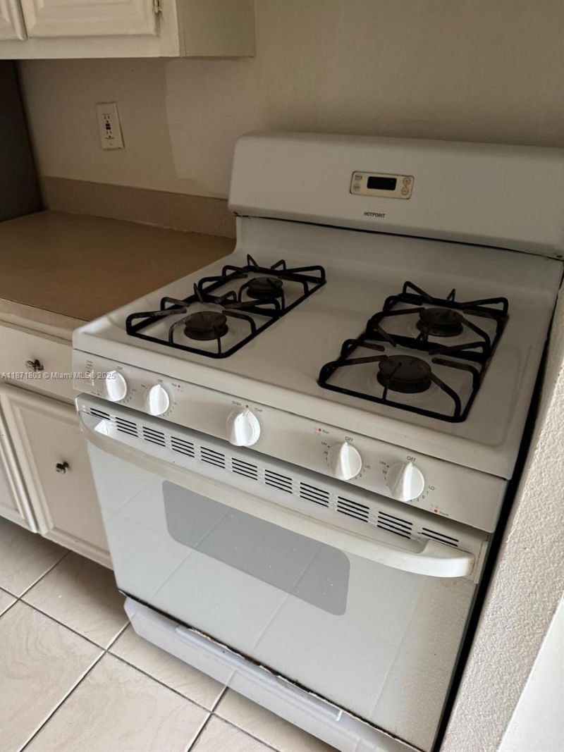 17901 NW 68th Ave, Unit T203, Hialeah, FL 33015 Photo