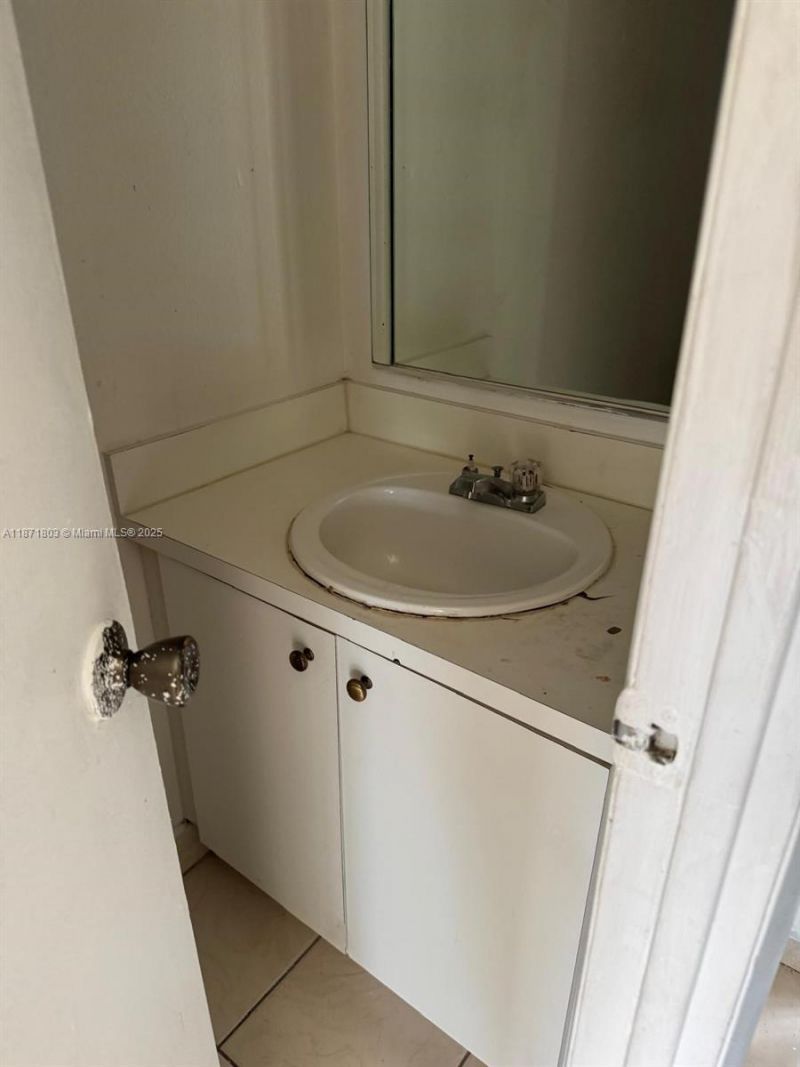 17901 NW 68th Ave, Unit T203, Hialeah, FL 33015 Photo