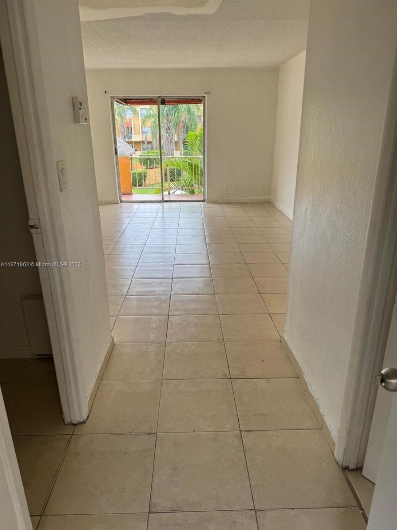 17901 NW 68th Ave, Unit T203, Hialeah, FL 33015 Photo
