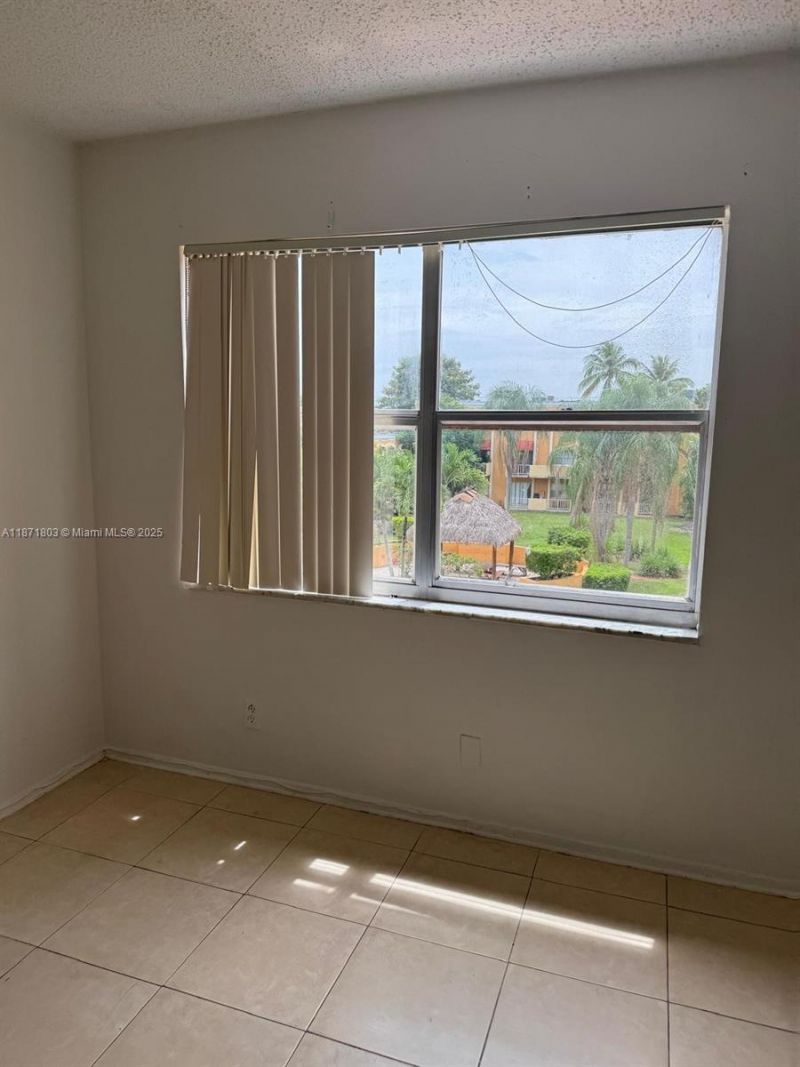 17901 NW 68th Ave, Unit T203, Hialeah, FL 33015 Photo