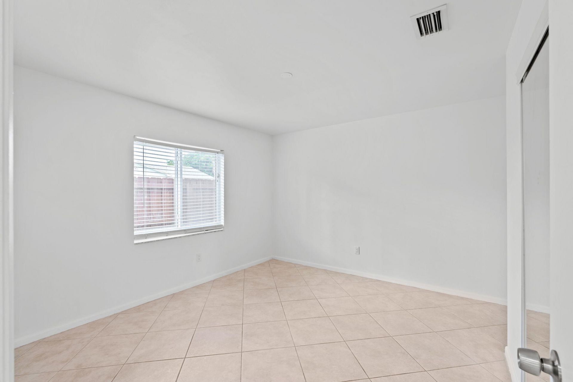 1301 N L Street, Lake Worth Beach, FL 33460 Photo