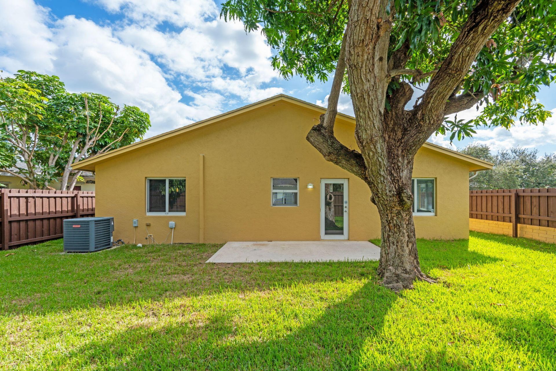 1301 N L Street, Lake Worth Beach, FL 33460 Photo