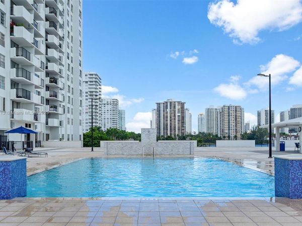 2750 NE 183rd St, Unit 1203, Aventura, FL 33160