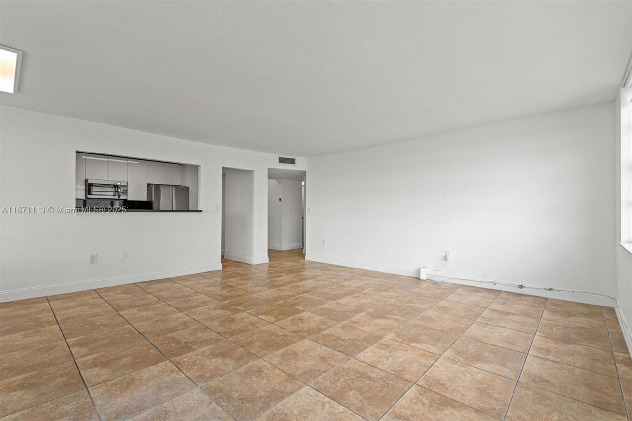 2750 NE 183rd St, Unit 1203, Aventura, FL 33160 Photo