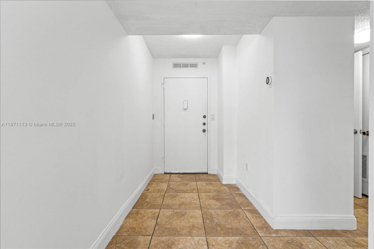 2750 NE 183rd St, Unit 1203, Aventura, FL 33160 Photo