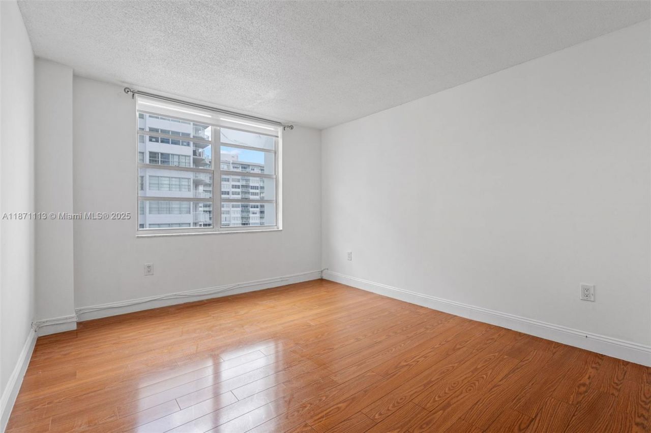 2750 NE 183rd St, Unit 1203, Aventura, FL 33160 Photo