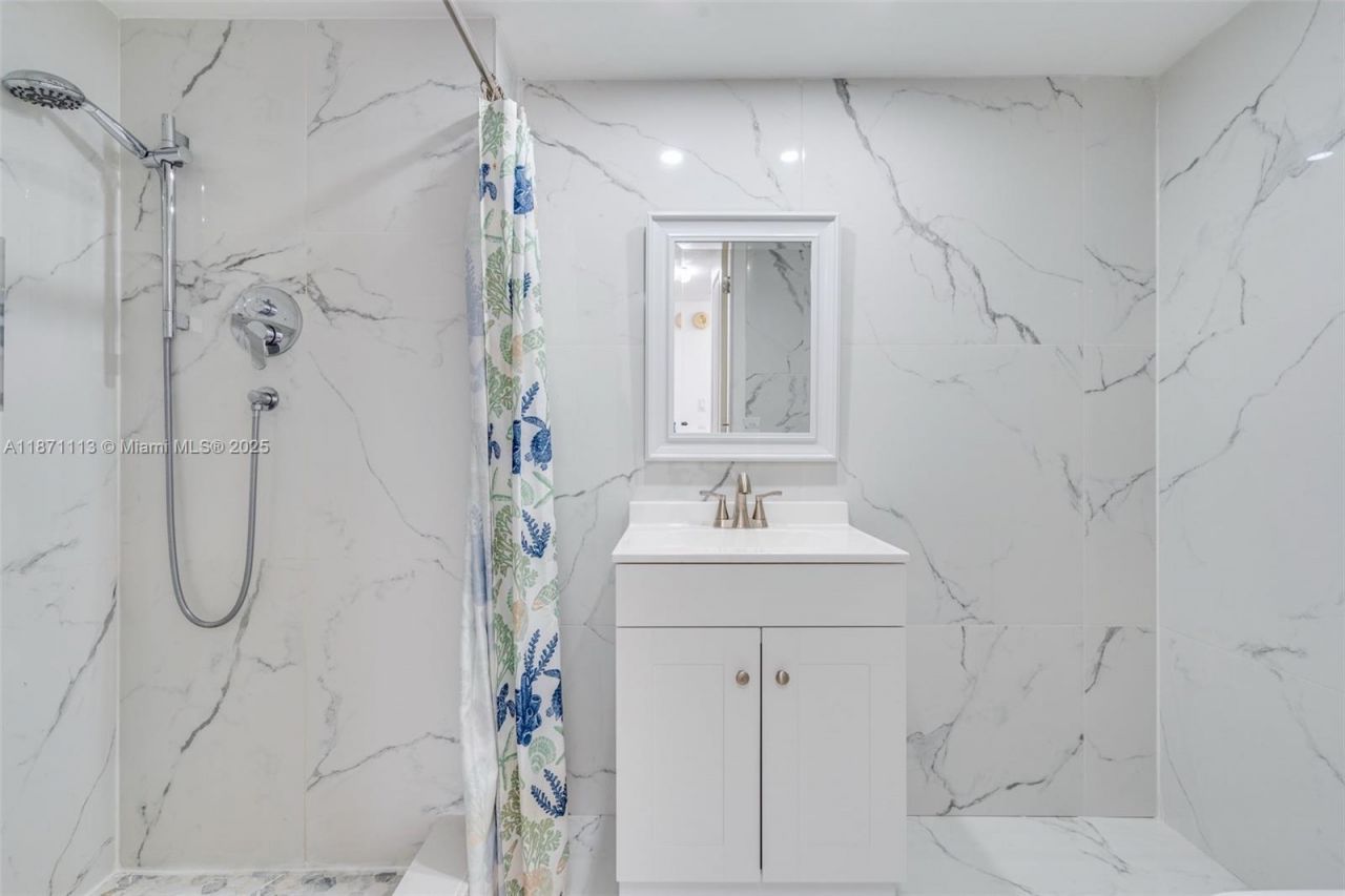 2750 NE 183rd St, Unit 1203, Aventura, FL 33160 Photo