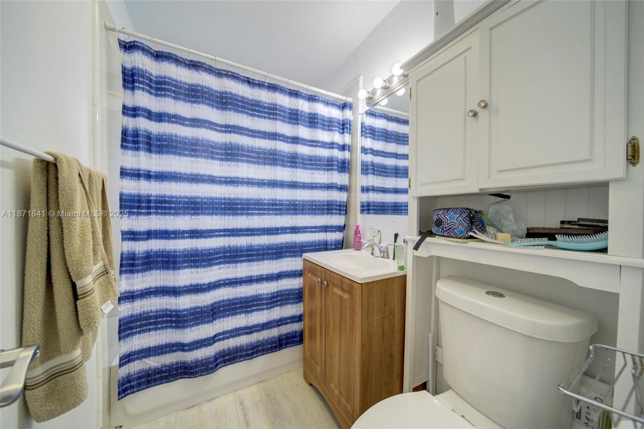 1070 NW 132nd St, North Miami, FL 33168 Photo