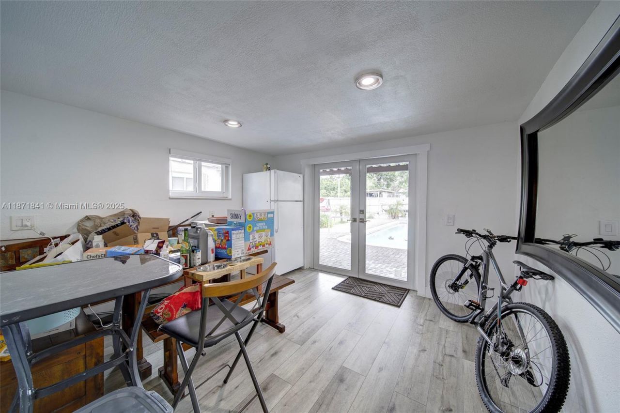 1070 NW 132nd St, North Miami, FL 33168 Photo