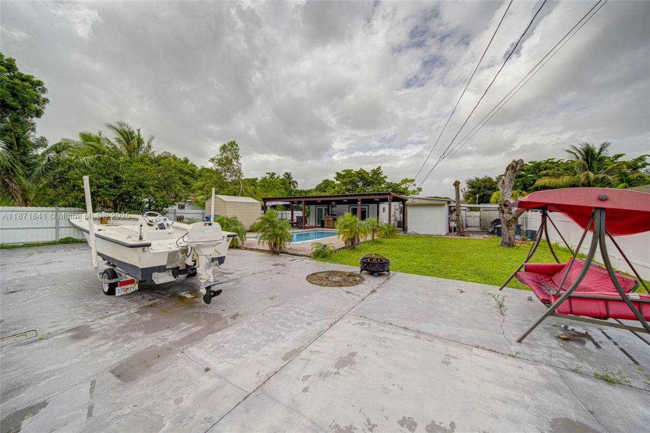 1070 NW 132nd St, North Miami, FL 33168 Photo