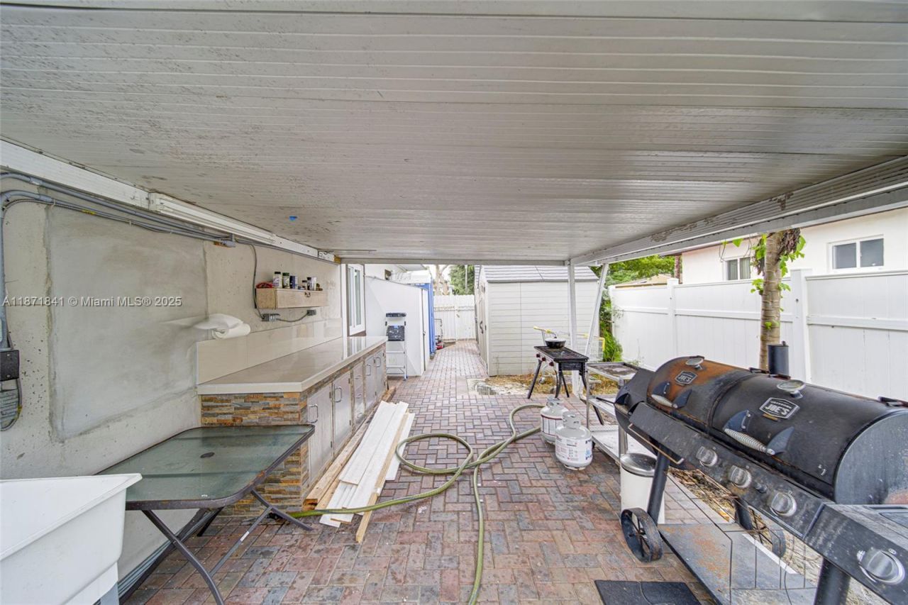 1070 NW 132nd St, North Miami, FL 33168 Photo