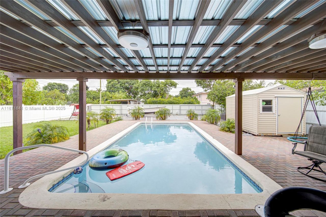 1070 NW 132nd St, North Miami, FL 33168 Photo