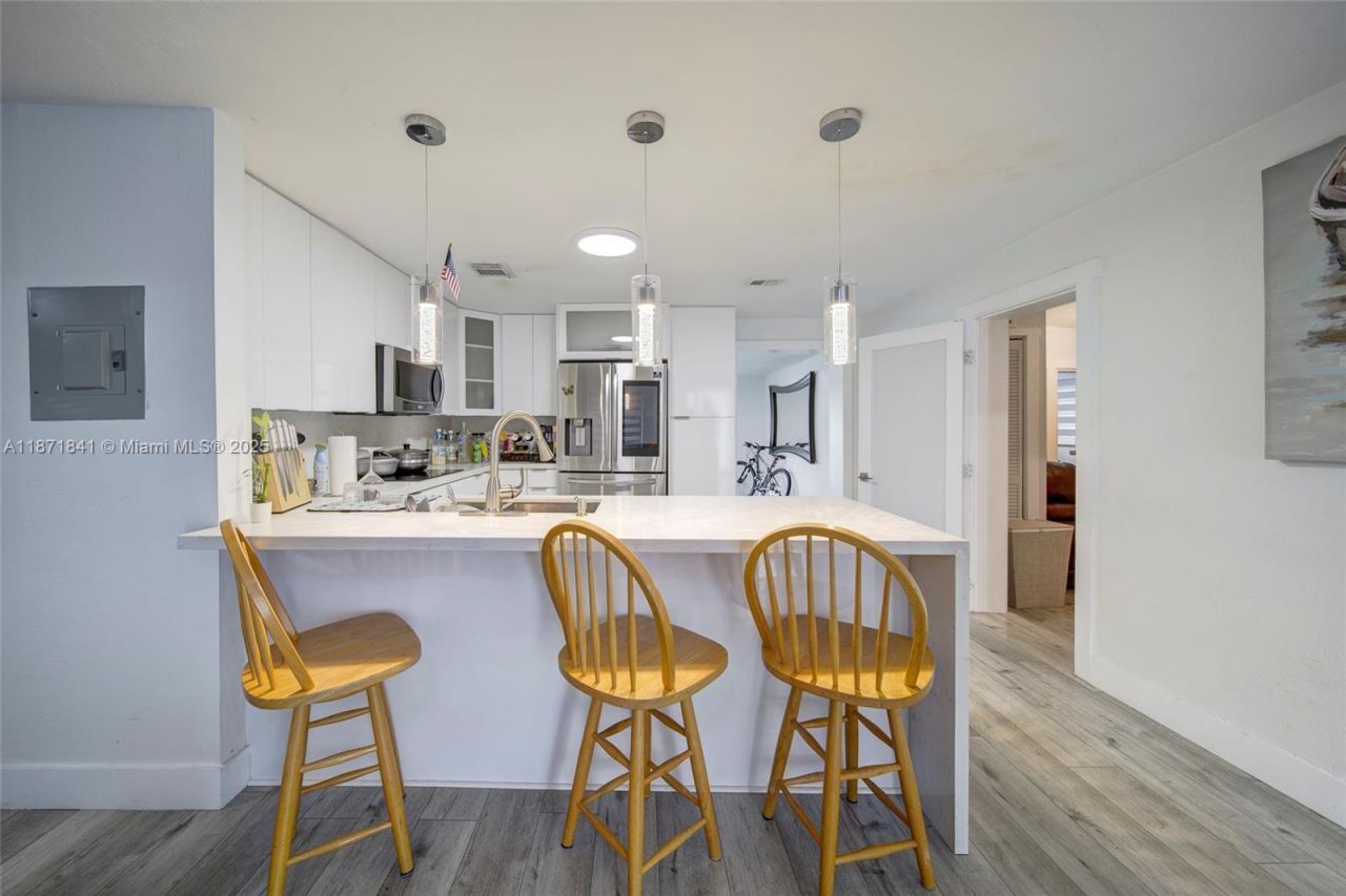 1070 NW 132nd St, North Miami, FL 33168 Photo