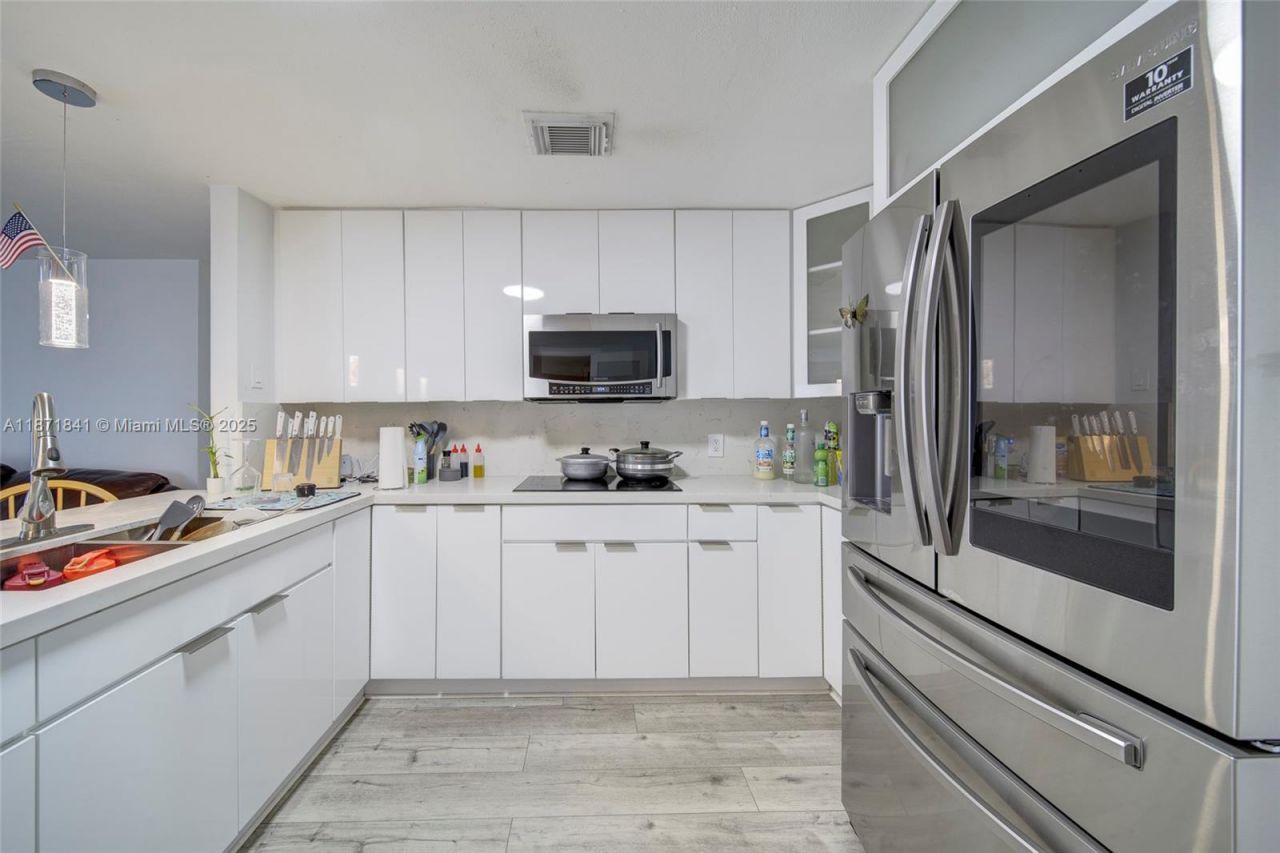 1070 NW 132nd St, North Miami, FL 33168 Photo