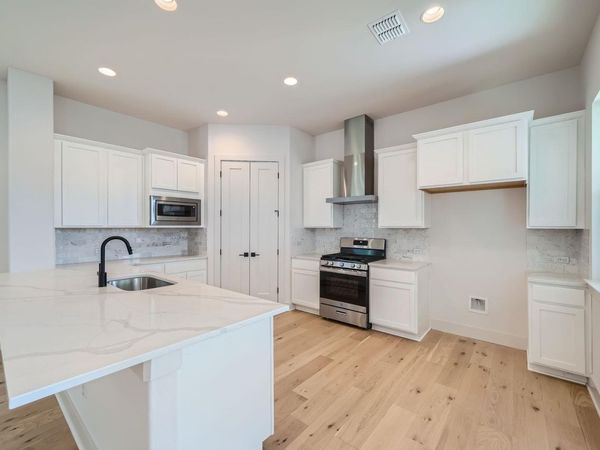 1531 N Red Bud LN, Unit 33, Round Rock, TX 78665