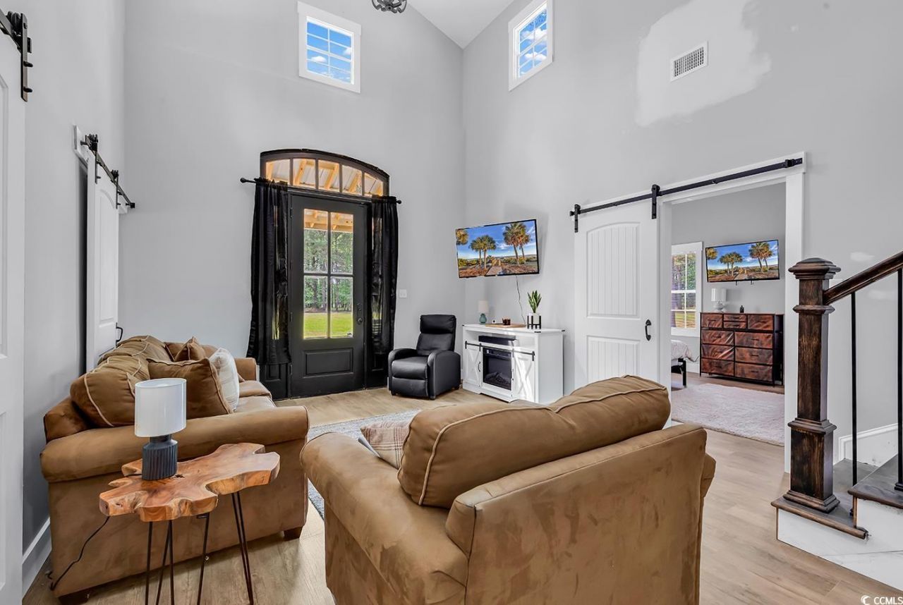 3090 Bay View Dr. Photo 7