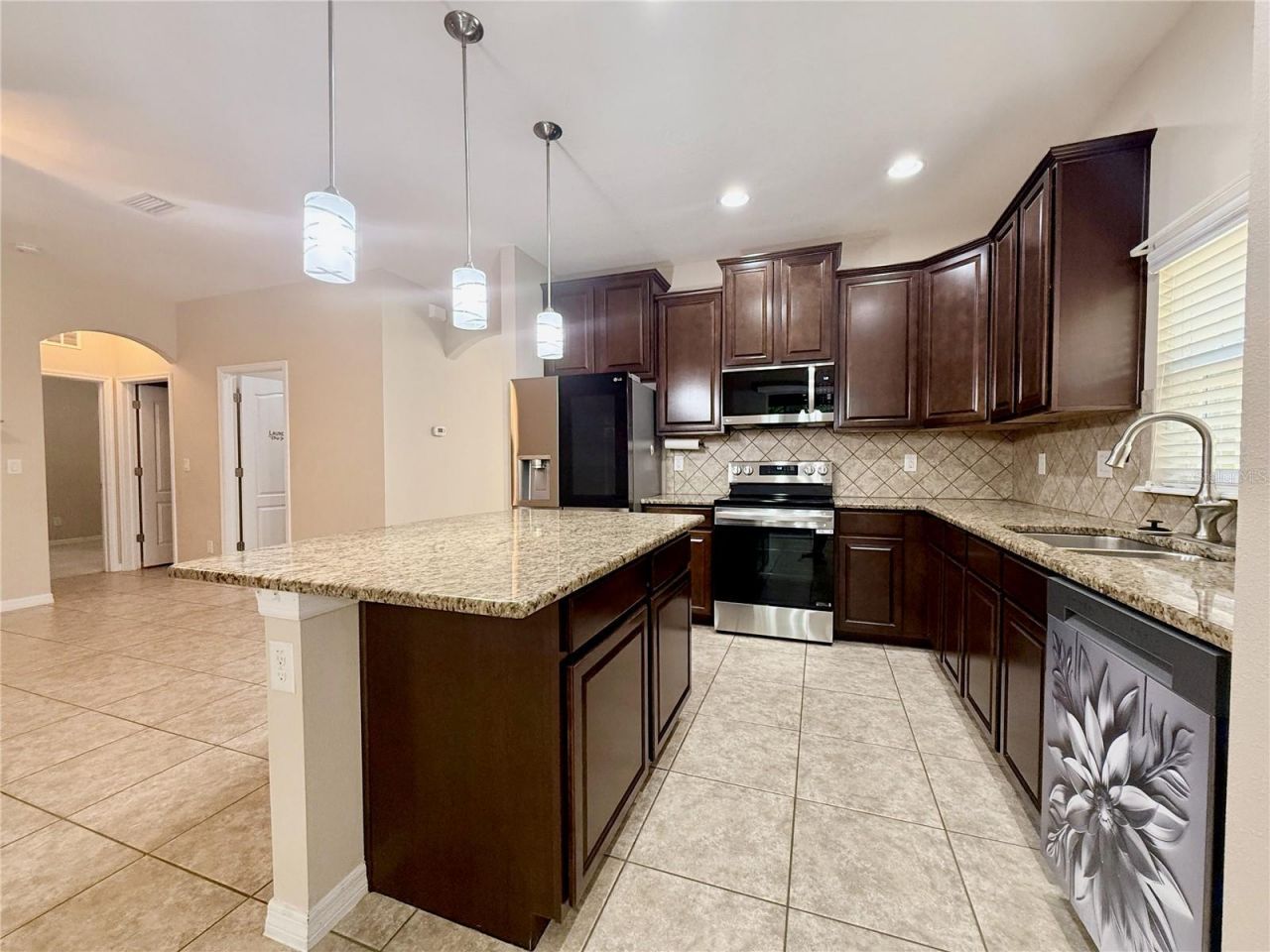 6121 35th Court E, Bradenton, FL 34203 Photo