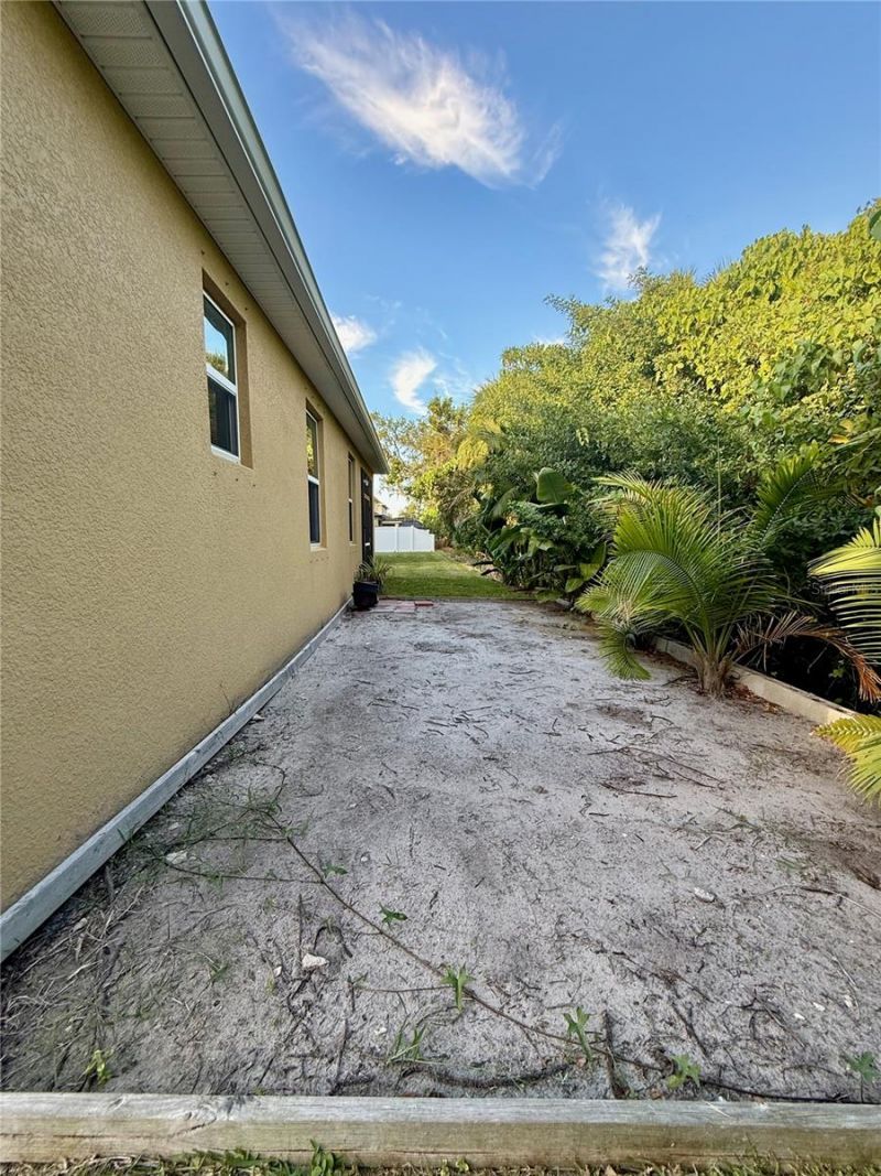 6121 35th Court E, Bradenton, FL 34203 Photo